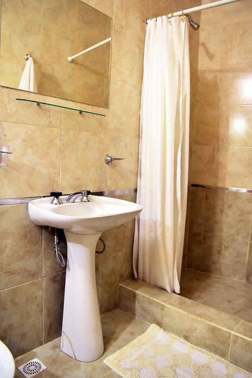 Hotel Ozieri Сан Антонио Оесте Екстериор снимка